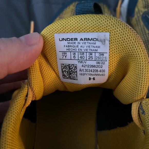 Under Armor Scramjet Youth Sneaker - Size 7 - Picture 4 of 4